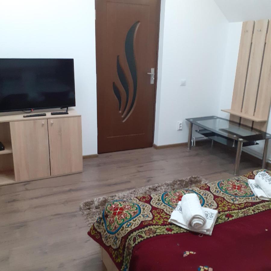 Pensiunea IULIA Rod Bagian luar foto